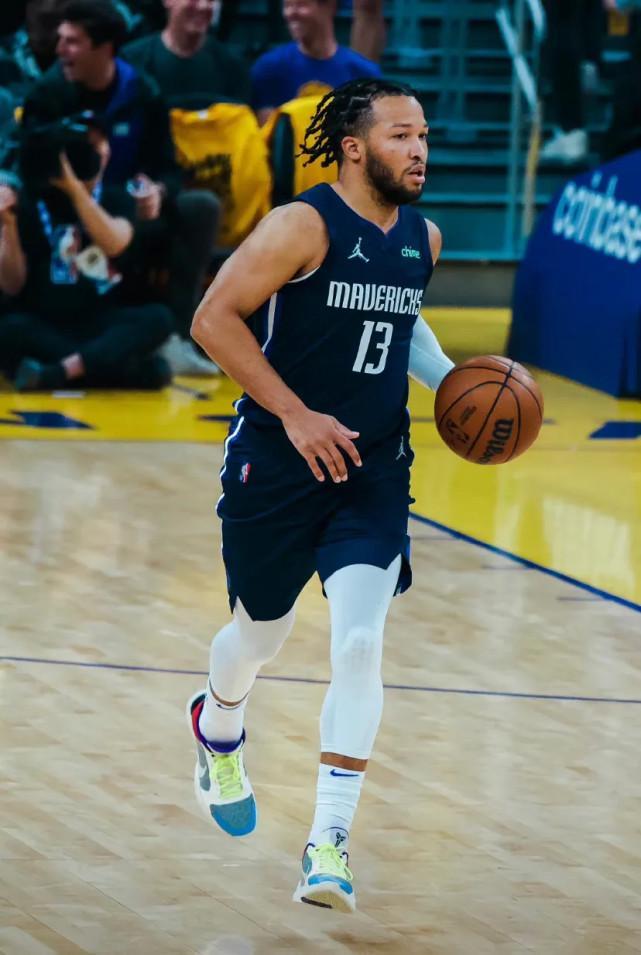 不但贡献了 不但贡献了