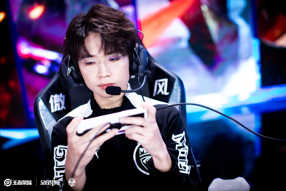 整理了他的 整理了他的