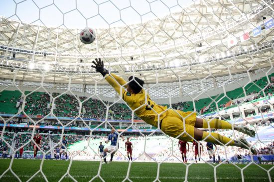 抗中保持侵 抗中保持侵